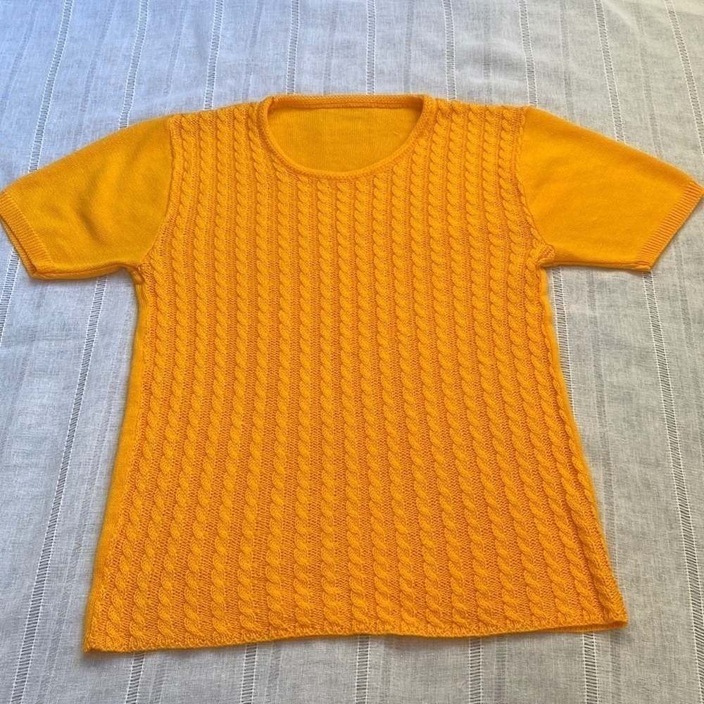 Vintage shirt sleeves marigold yellow crew neck sweater. - Picture 10 of 13